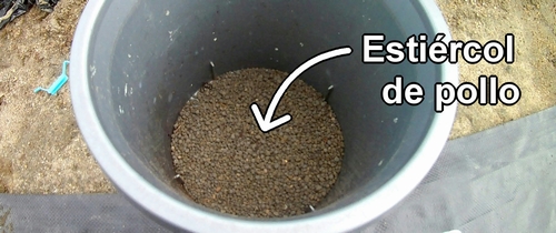 Fertilizante orgánico de estiércol de pollo (fermentación completamente madura)